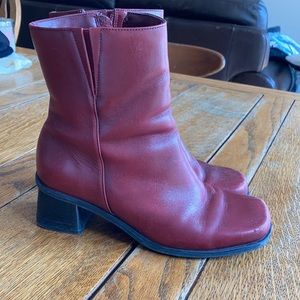 Vintage 90’s Leather Naturalizer Square Toe Boots
